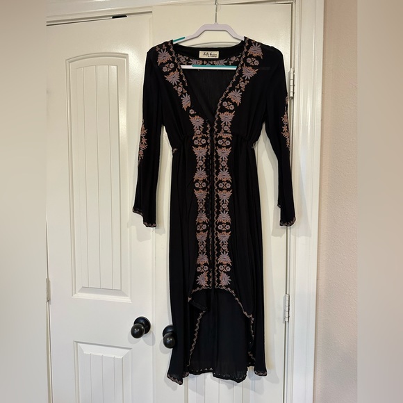 Selfie Couture Embroidered Dress XS-S - Picture 3 of 8